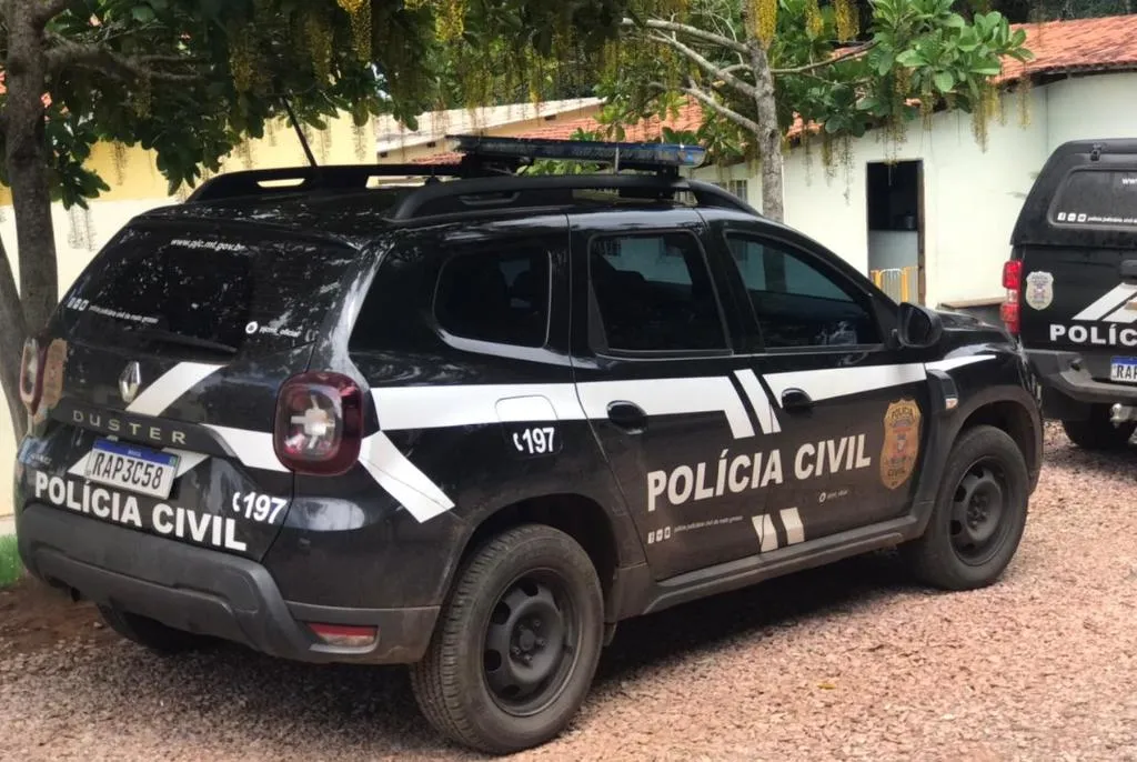 Polícia Civil desarticula ponto de drogas e prende casal em Juara