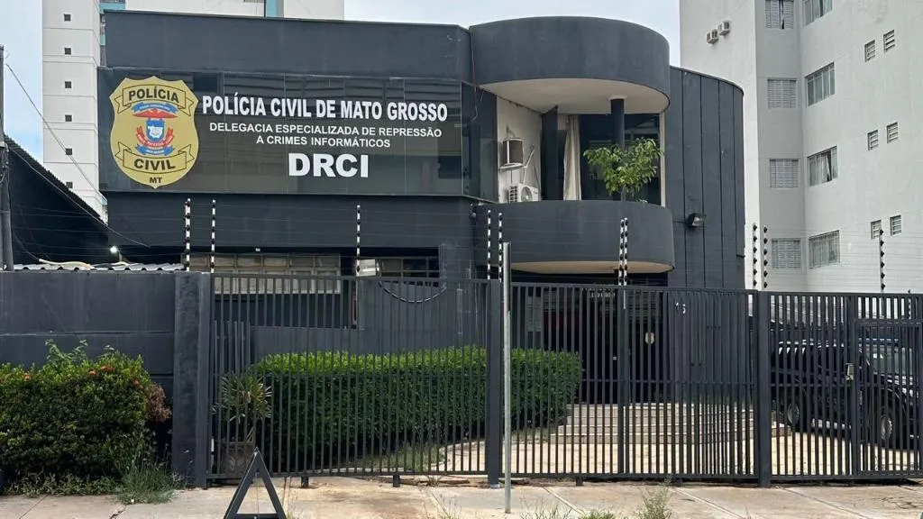 Jovem é preso por armazenar milhares de arquivos de pornografia infantil em Mato Grosso