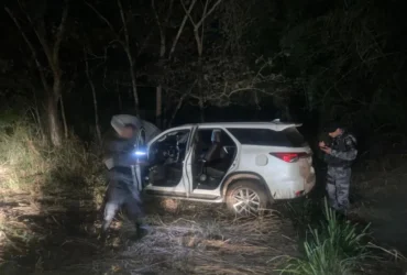 Polícia prende dupla com mandados abertos por roubo de veículos em Rondonópolis