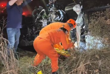 Acidente deixou vítima com suspeita de trauma abdominal e torácico; uso do cinto de segurança evitou tragédia maior