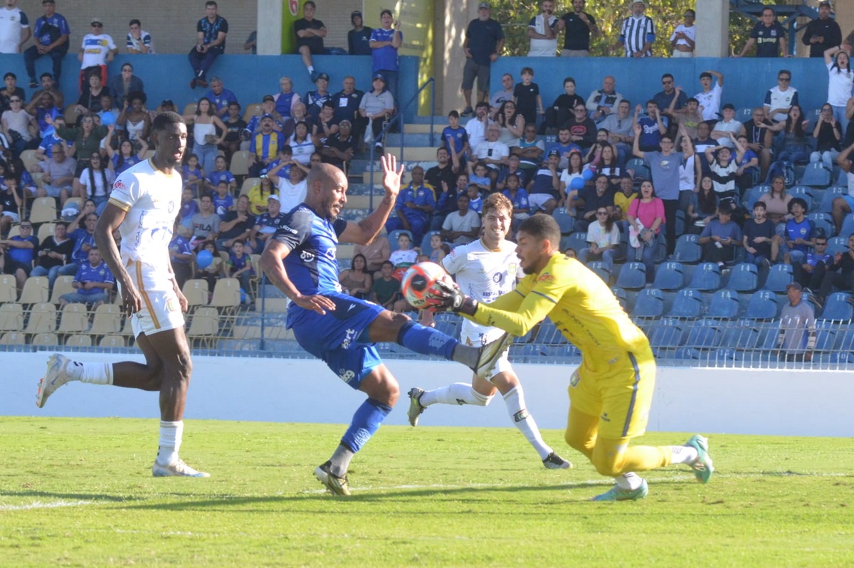 São José x Santo André: onde assistir ao vivo, escalações e tudo sobre o duelo decisivo da Copa Paulista. Imagem: Tião Martins/SJEC