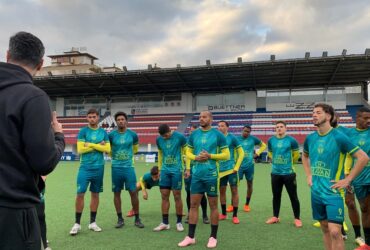 Brusque x Itabaiana ao vivo: onde assistir, escalações e prognóstico da Série C 2025. Imagem: Daniel Fachinelli/ BFC