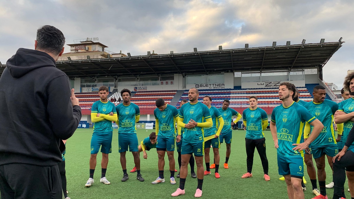 Brusque x Itabaiana ao vivo: onde assistir, escalações e prognóstico da Série C 2025. Imagem: Daniel Fachinelli/ BFC