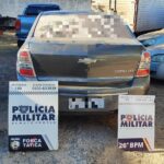 Carro com chassi adulterado foi localizado no bairro Industrial Norte; condutor possui histórico por estelionato, furto, ameaça e outros crimes