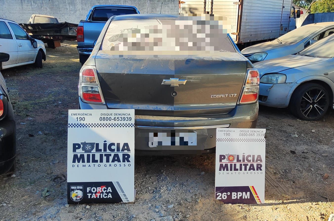 Carro com chassi adulterado foi localizado no bairro Industrial Norte; condutor possui histórico por estelionato, furto, ameaça e outros crimes