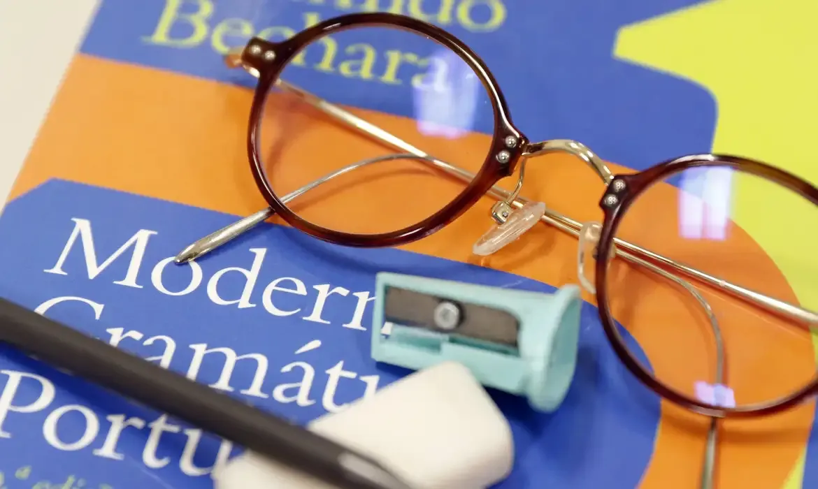 Oftalmologistas alertam sobre riscos de atendimento por não médicos