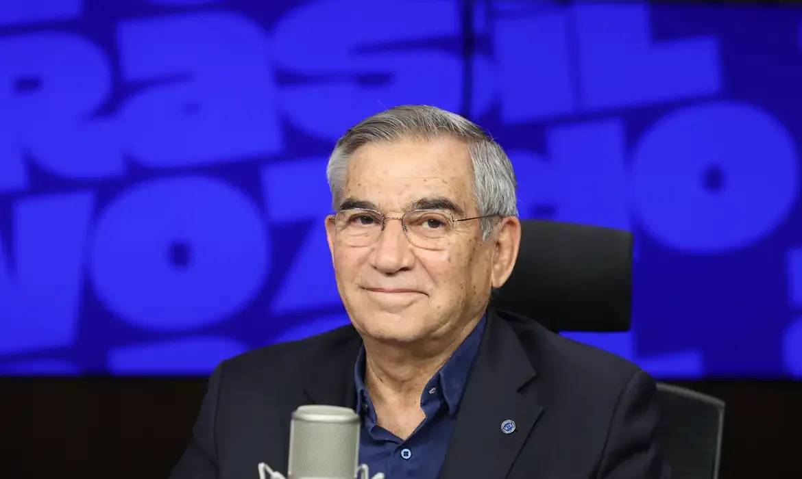 Brasília (DF) 11/08/2025 - Gilberto Carvalho, secretário nacional de Economia Popular e Solidária do MTE, participa do programa A Voz do Brasil. Foto: Valter Campanato/Agência Brasil