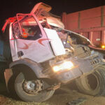 Colisão traseira entre caminhões resultou na morte de um funcionário que atuava na duplicação da rodovia; autoridades investigam as causas.