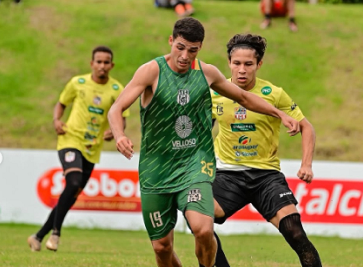 Andirá EC x Santa Cruz-AC: duelo pela liderança da Série B do Acreano. Imagem: @suelifotografaesportivaac