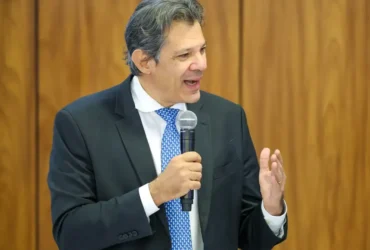 Brasília (DF) 18/03/2025 O ministro da Fazenda, Fernando Haddad, durante assinatura do Projeto de Lei que prevê Isenção de Imposto de Renda (IR) para pessoas que recebem até R$ 5 mil por mês. Foto: