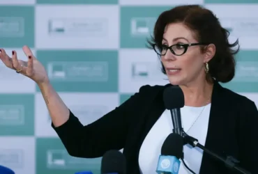 STF forma maioria para condenar Carla Zambelli apesar de voto de Nunes