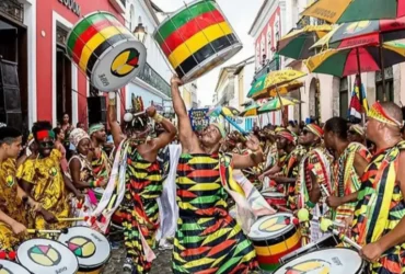 Olodum comanda a Lavagem de Madeleine em Paris com cortejo e shows