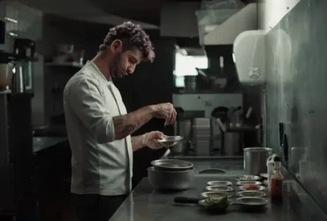 Chef Paulo Yoller ganha homenagem em entrevista inédita na TV Brasil