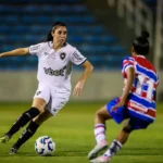 Brasília (DF), 06/08/2025 - Lance de jogo entre Botafogo e Fortaleza pelo Campeonato Brasileiro de Futebol feminino. Foto: Davi Rocha/Divulgação
