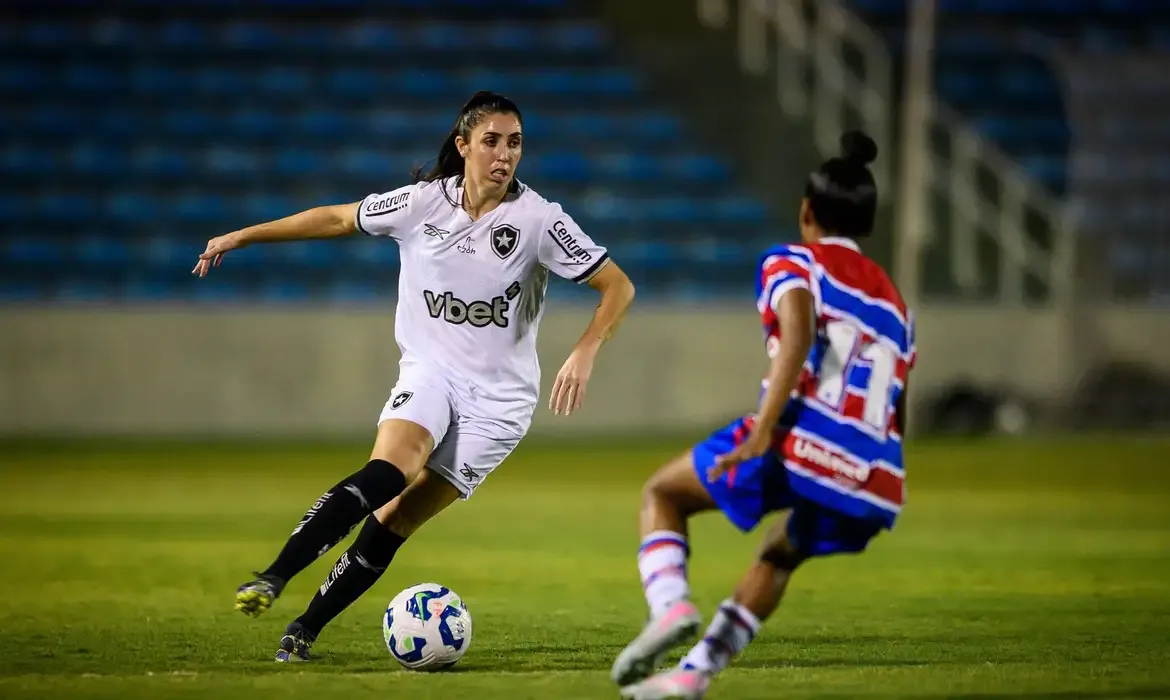 Brasília (DF), 06/08/2025 - Lance de jogo entre Botafogo e Fortaleza pelo Campeonato Brasileiro de Futebol feminino. Foto: Davi Rocha/Divulgação