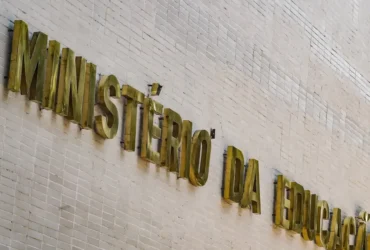 Mec disponibiliza curso de 180 horas para professores do ensino médio