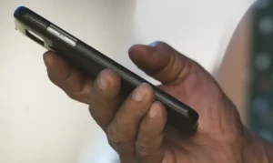 Denúncias de abuso infantil aumentam 114% após vídeo viral de humorista