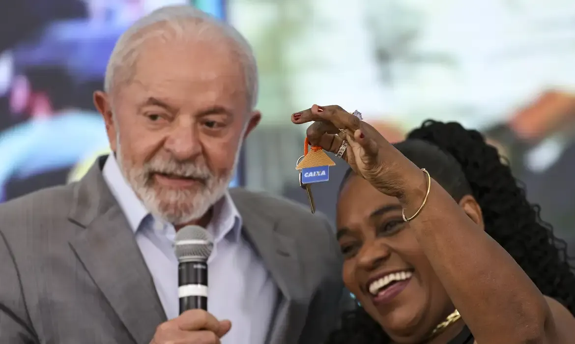 Brasília (DF), 01/08/2025 - O presidente Luiz Inácio Lula da Silva participa da entrega simultânea de 1.876 unidades habitacionais do Minha Casa, Minha Casa, em cerimônia virtual no Palácio do Planalt