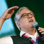 Padilha critica cancelamento de vistos e chama medida de ato covarde