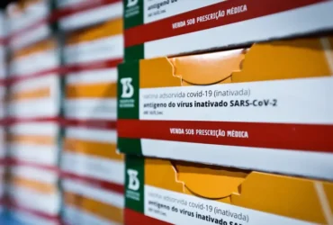 Chegada de 59.800 doses da vacina CoronaVac (17.03.2021) Foto: Breno Esaki/Agência Saúde DF