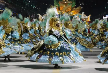 Rio de Janeiro (RJ), 19/02/2023 - A escola de samba Império Serrano desfila em homenagem ao sambista Arlindo Cruz no Sambódromo da Marquês de Sapucaí. Foto: Fernando Frazão/Agência Brasil