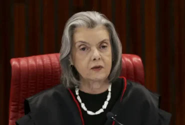 Brasília (DF), 30/06/2023 - A ministra Cármen Lúcia durante sessão que retoma o julgamento da ação (Aije nº 0600814-85) que pede a inelegibilidade de Jair Bolsonaro e de Walter Braga Netto, candidatos