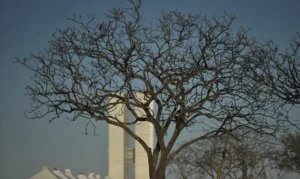 Umidade despenca e inmet emite alertas vermelho e laranja para o país