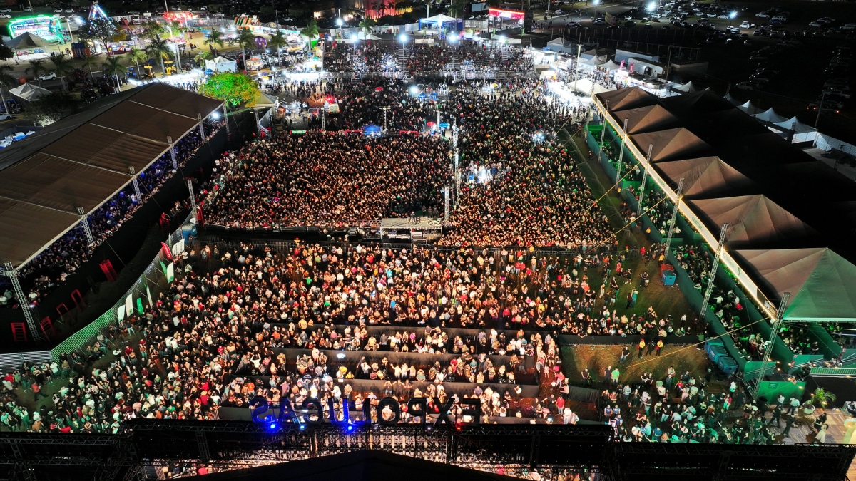 Com entrada gratuita, quatro dias de festa celebraram os 37 anos do município com shows nacionais, rodeio e programação para toda a família