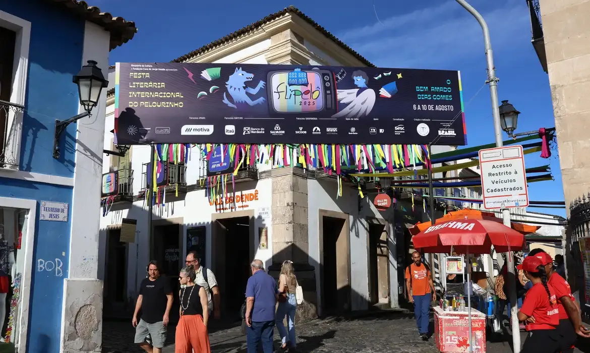 Salvador (BA), 07/08/2025 - Festa Literária Internacional do Pelourinho - Flipelô no Terreiro de Jesus. Foto: Rovena Rosa/Agência Brasil