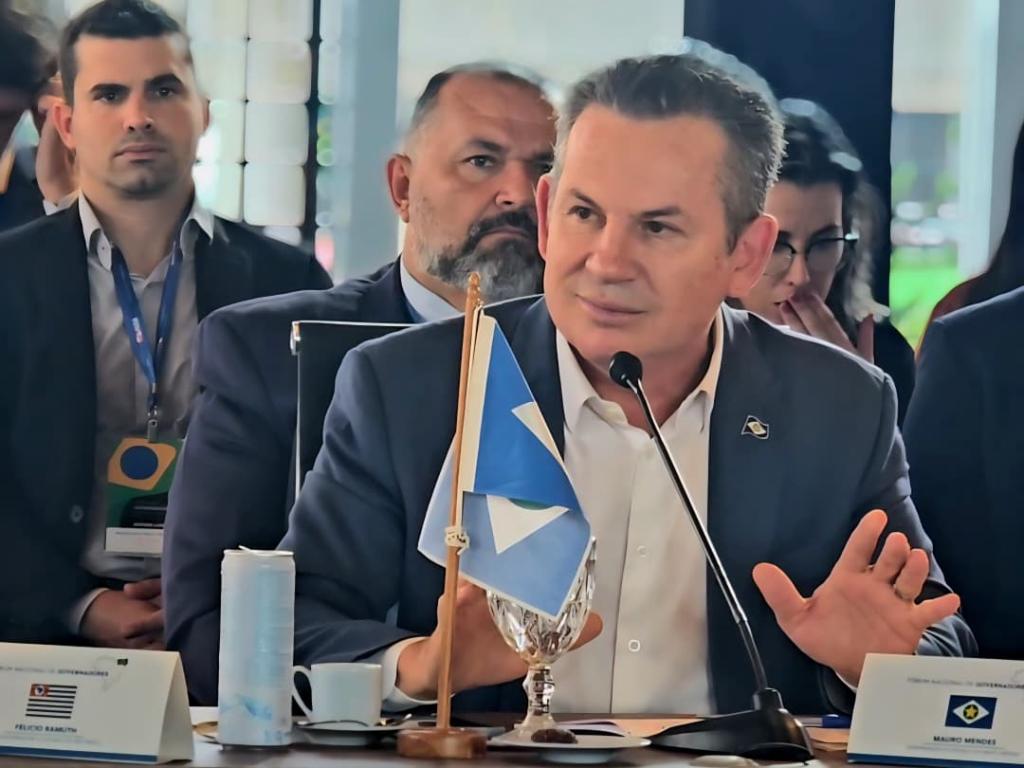 Durante reunião do Fórum dos Governadores, em Belém, chefe do Executivo de Mato Grosso criticou nações desenvolvidas por aumentarem emissões de poluentes enquanto pressionam o Brasil a restringir uso de seus recursos naturais.