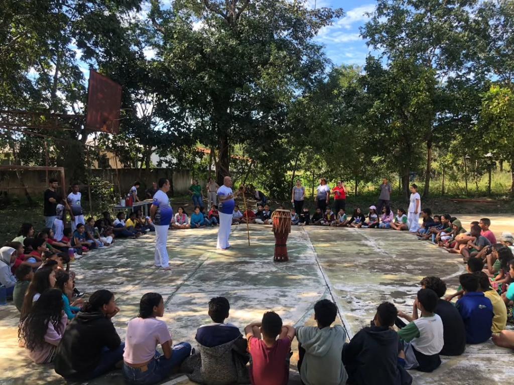 Projeto leva oficinas de capoeira a escolas públicas de Cuiabá