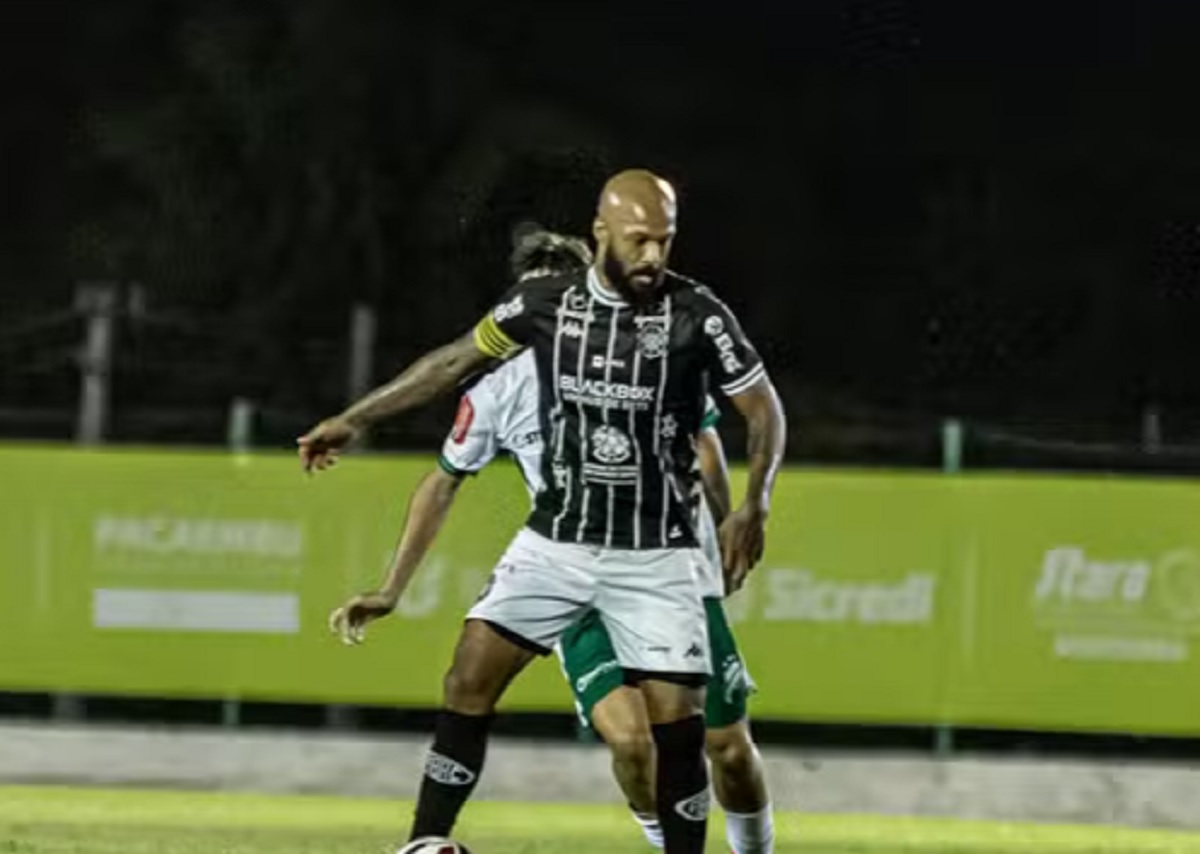 Lance do jogo entre Luverdense x Rio Branco neste sábado (2). Imagem: Kaylan Oliveira/ Rio Branco SAF