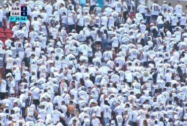 Torcida do Santos fica de costas para o campo após Vasco fazer 6 x 0