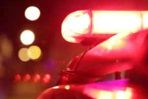 Suspeito de feminicídio se entrega à polícia e entrega arma do crime