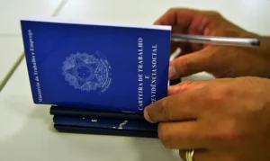 Brasil cria 147 mil empregos com carteira assinada em agosto
