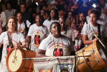 Festival Artes Vertentes inicia com cortejos e programação cultural em Tiradentes