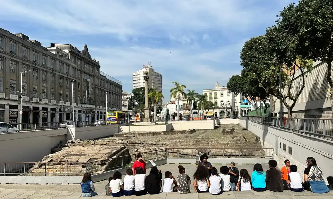 Estudantes do Rio participam de aulas de cultura afro-brasileira com projeto Clubinho de Leitura
