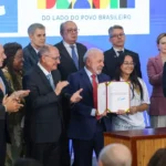 Lula sanciona lei que protege crianças nas redes digitais