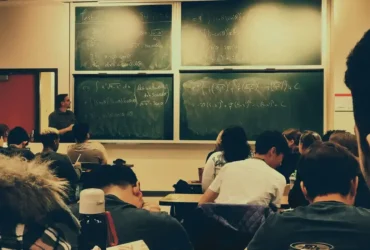 Pé-de-Meia: estudantes de novembro e dezembro recebem sexta parcela de R$ 200