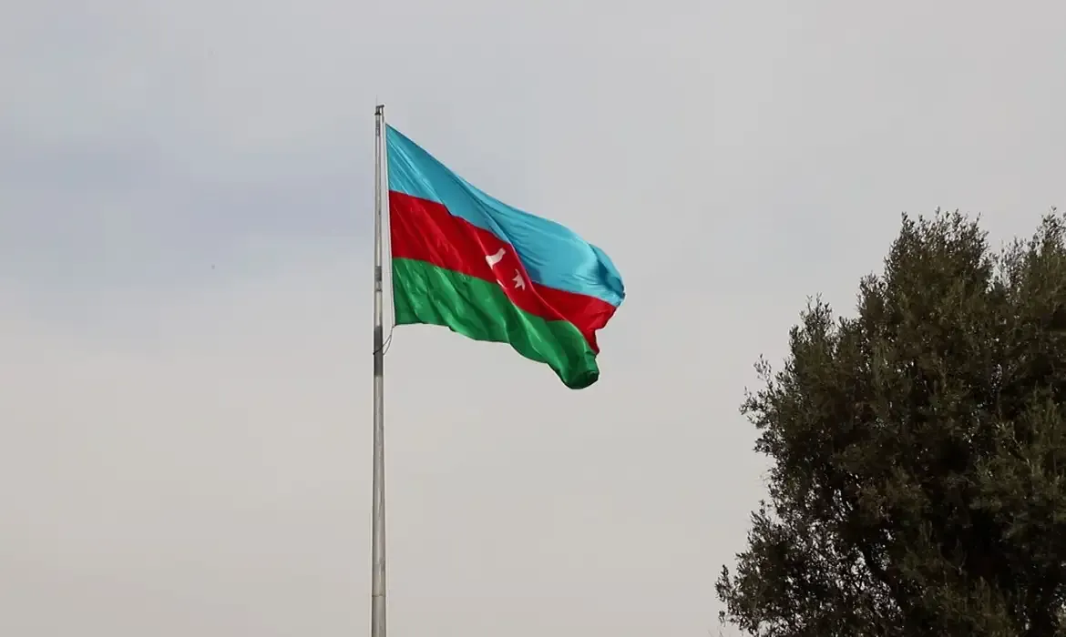 Azerbaijão oferece bolsas de pesquisa para estudantes do Brasil