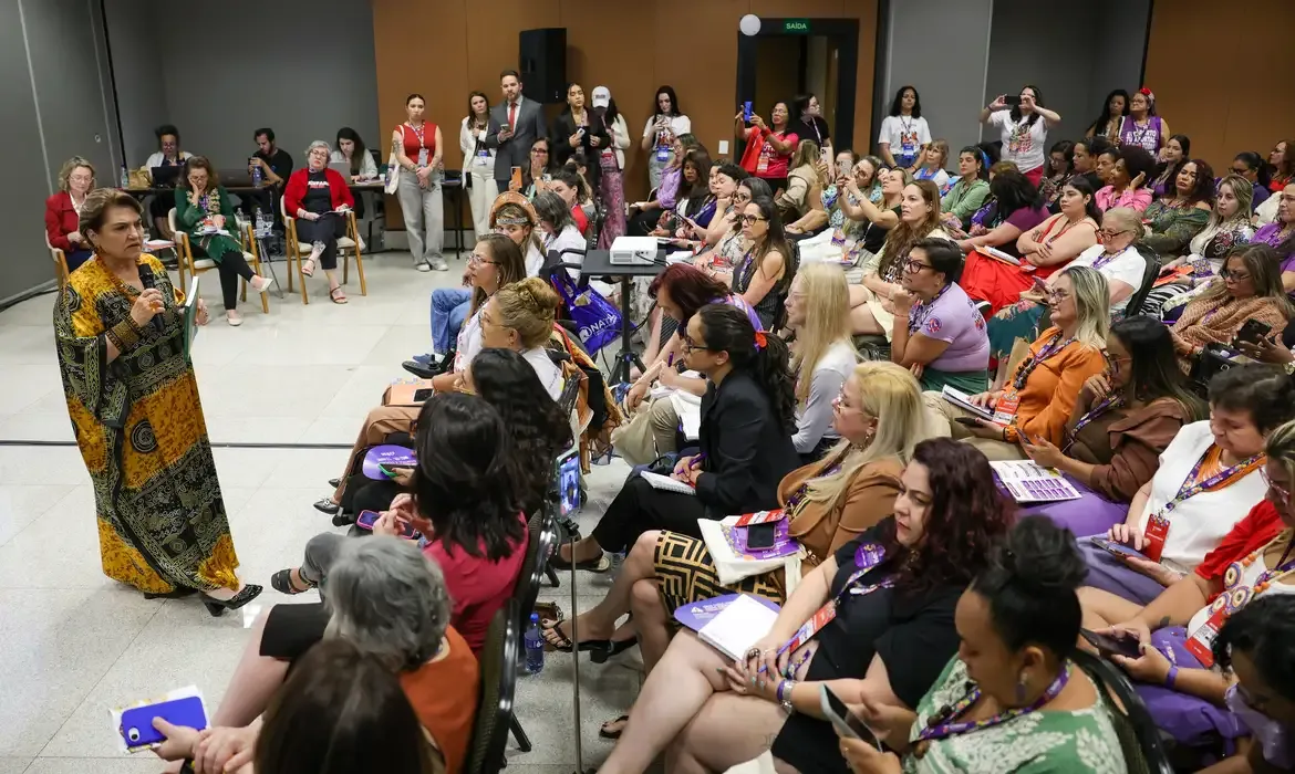 Delegadas defendem sistema nacional para políticas das mulheres