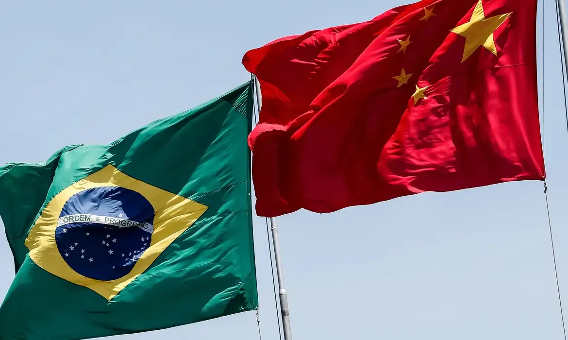 Emprego cresce no comércio Brasil-China e supera demais parcerias