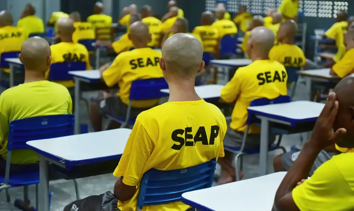 Inep conclui aplicação das provas do Encceja PPL em todo o país