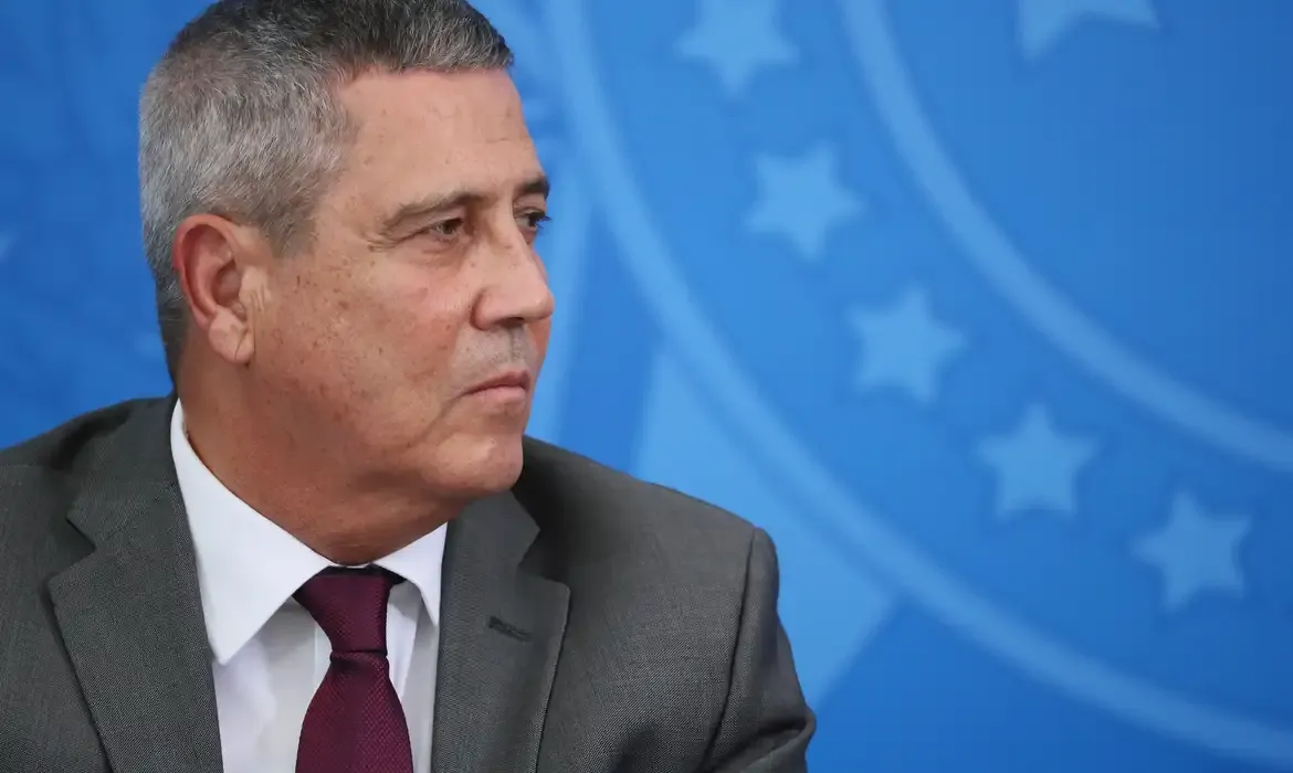 PGR defende no STF manutenção da prisão de Braga Netto