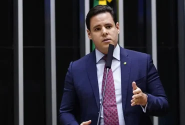Moraes autoriza Bolsonaro a receber visita de relator da anistia