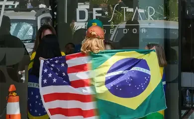 Bolsonaro apresenta melhora após hidratação e tratamento medicamentoso