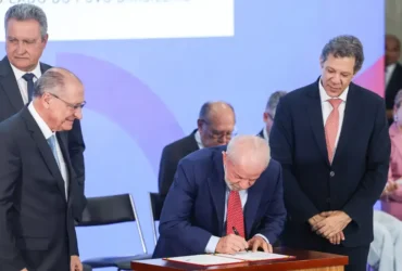 Lula envia projeto para regular bigtechs e combater práticas desleais