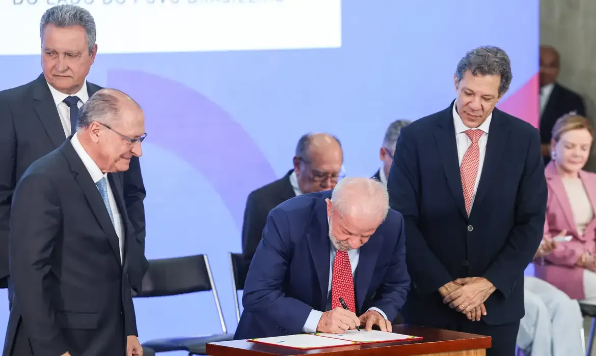 Lula envia projeto para regular bigtechs e combater práticas desleais