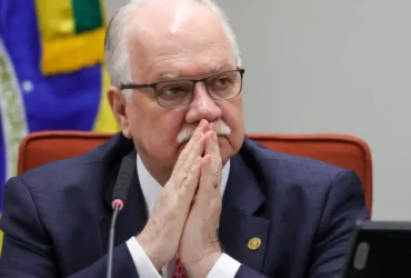 Fachin é alvo de agressão em universidade de Curitiba
