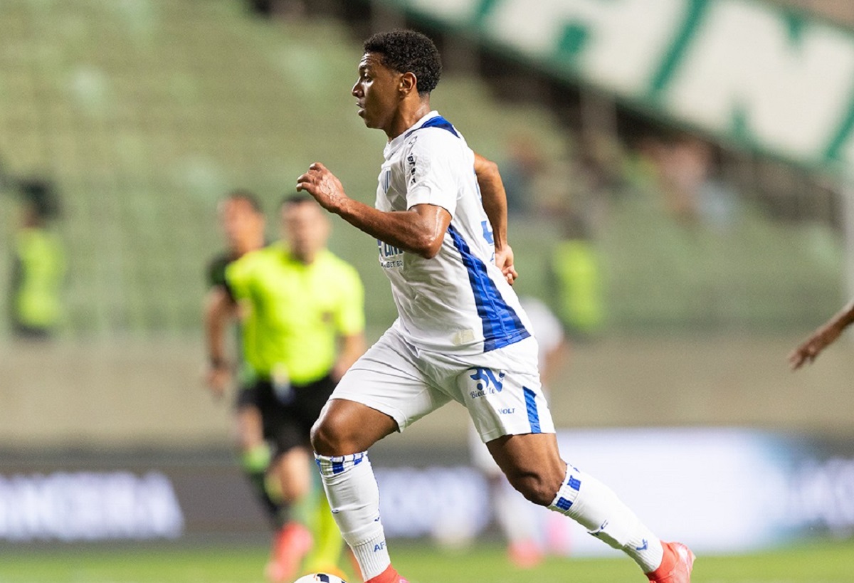 Chapecoense x Avaí: Saiba onde assistir, prováveis escalações e tudo sobre o clássico catarinense pela Série B. Imagem: Avaí
